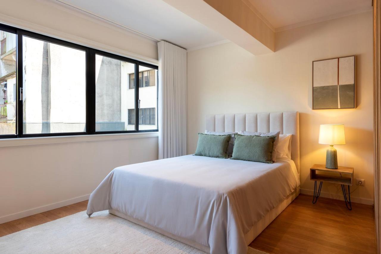Doispontozero Bragas Apartment Porto Luaran gambar